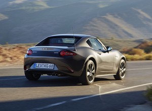 Mazda MX-5 RF - bardziej uniwersalna