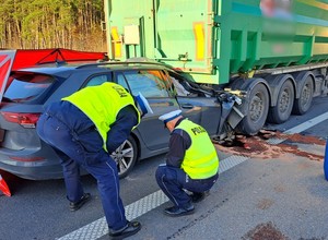 Tragiczny wypadek na autostradzie A1. Kierowca volkswagena nie żyje