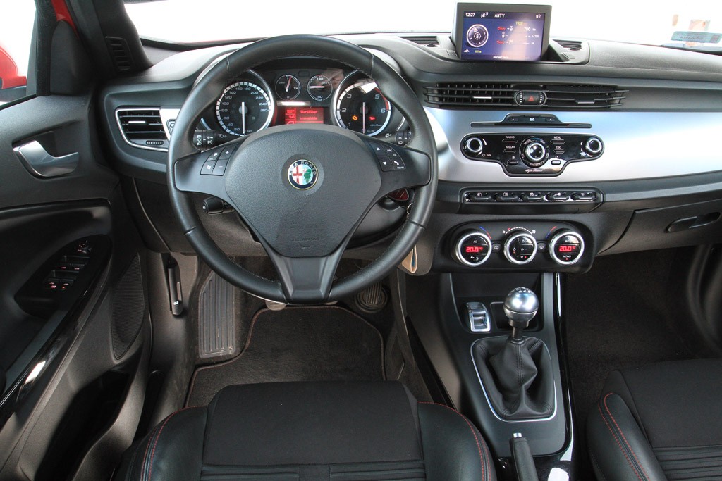 Alfa Romeo Giulietta: specjalistka od emocji
