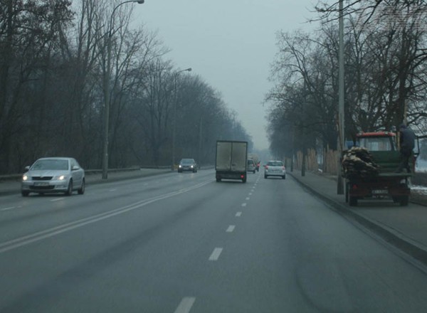 Czy tutaj wolno wyprzedzać z prawej strony?