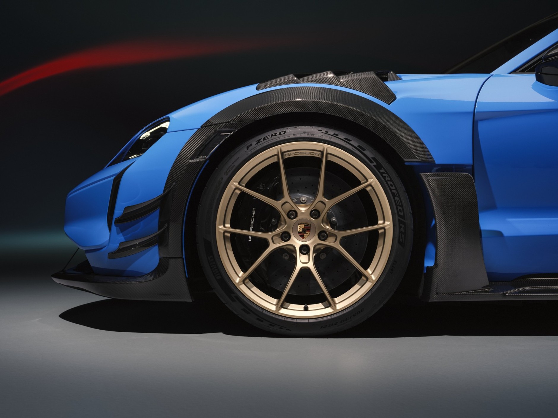 Porsche Taycan Turbo GT z zestawem Manthey Kit (2027)