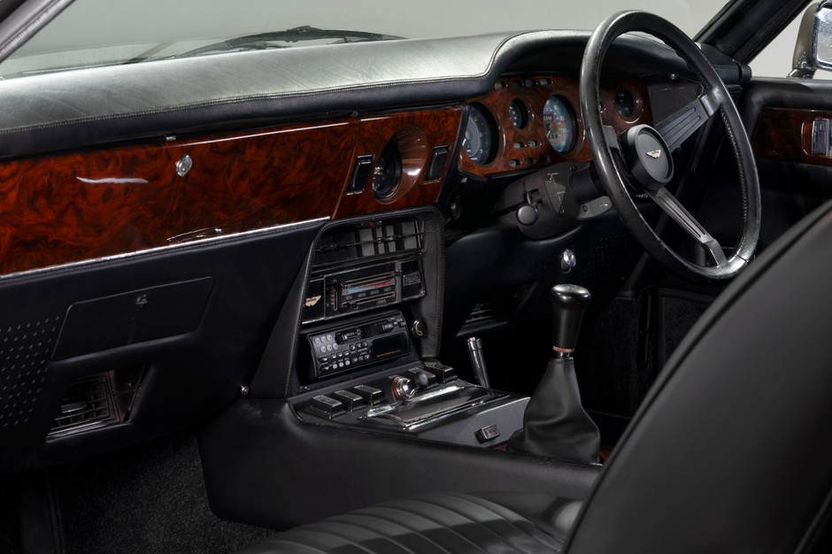 Aston Martin na aukcji z okazji 60-lecia Jamesa Bonda