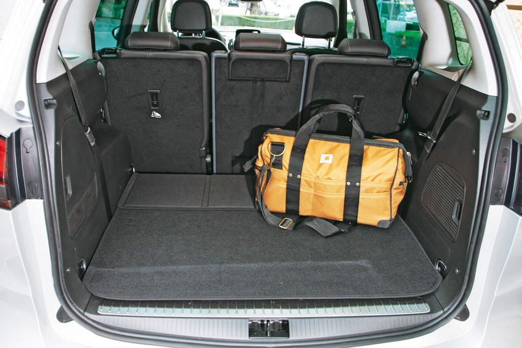 Nowy Opel Zafira to funkcjonalność przez duże F