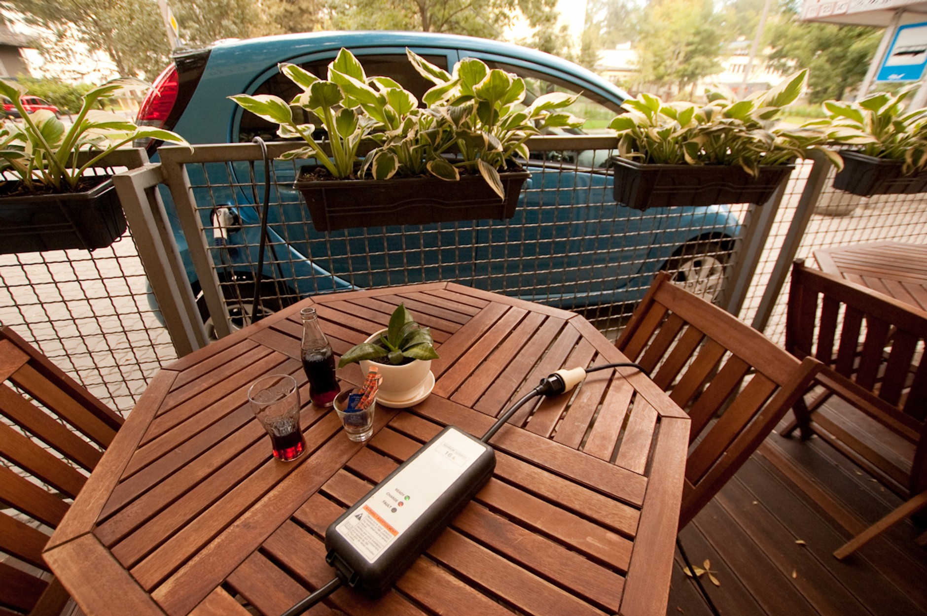 Peugeot iOn – uzależniony od elektryczności