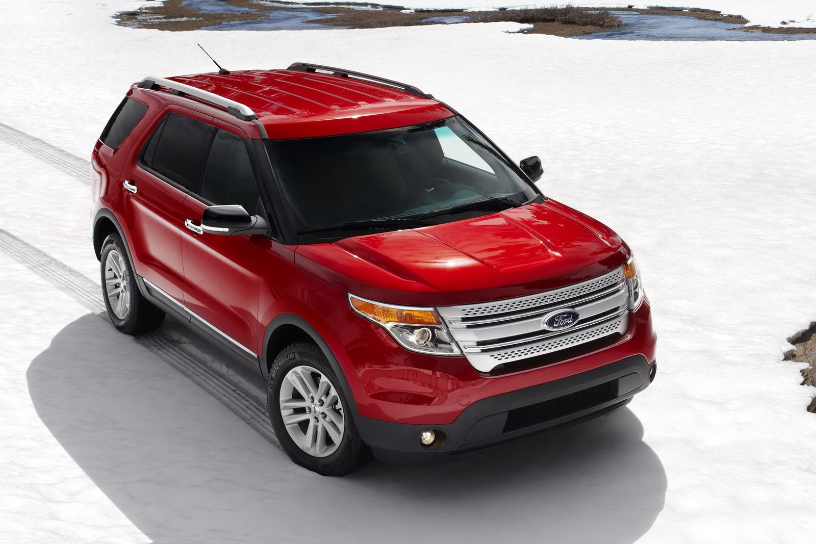 Ford Explorer pod nowym przykryciem