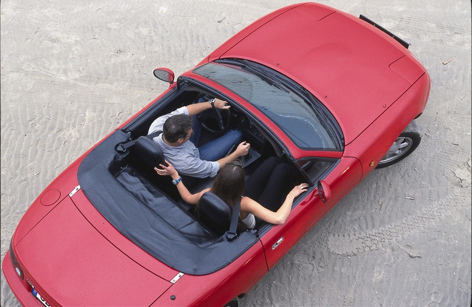 Mazda MX5 - Auto małe, lekkie, fajne i bez dachu - zdjęcia