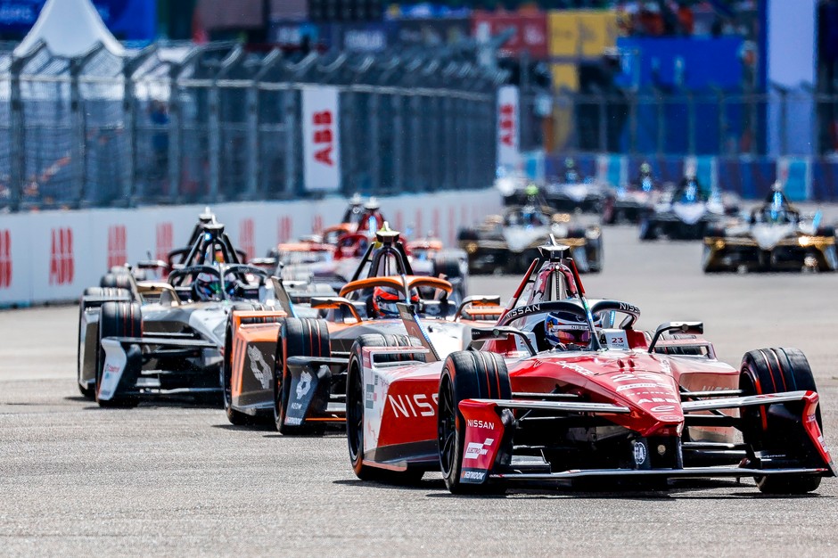 Oliver Rowland z Nissan Formula E Team zdobywa tytuł Mistrza Świata Formuły E podczas E-Prix w Berlinie