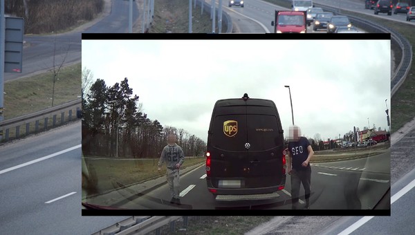 Kurierzy zaatakowali na środku drogi. Chcieli ukarać za jazdę lewym pasem [Nagranie] 