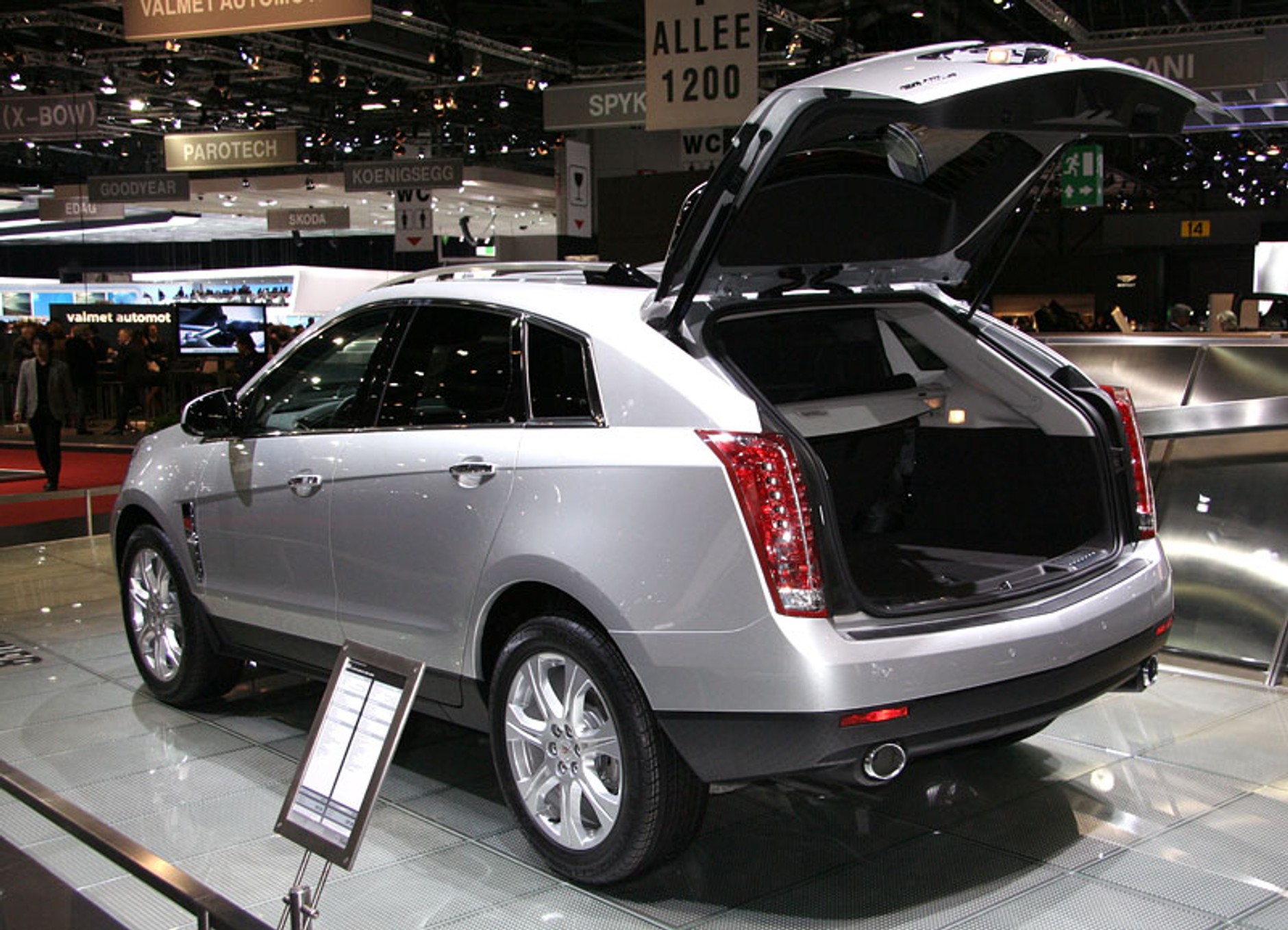 Genewa 2009: Cadillac SRX – europejska premiera
