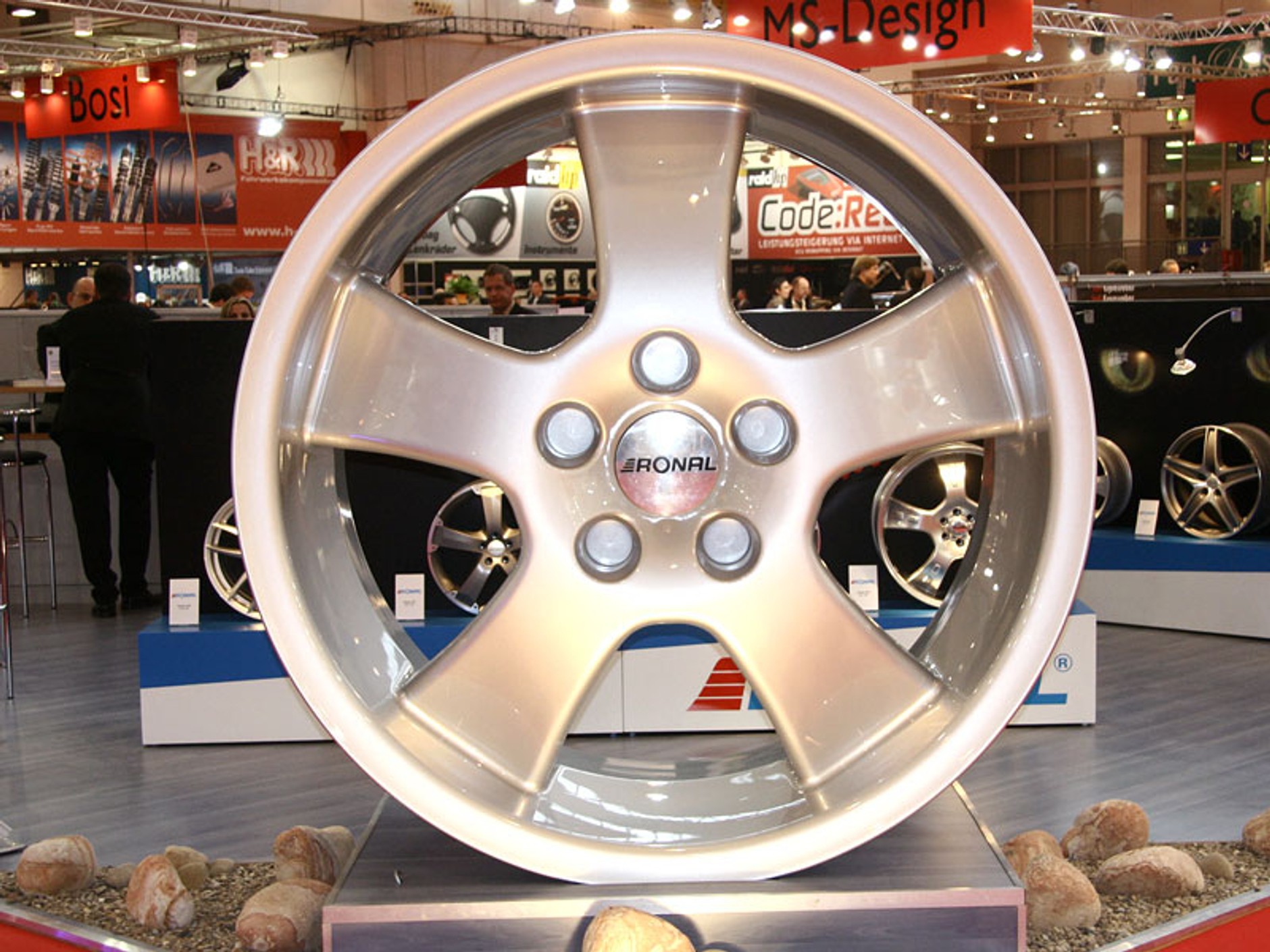 Essen Motor Show 2007: Spoilery, bajery, kilowaty (fotogaleria 4)