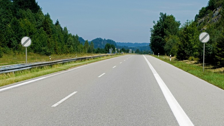 Niemiecka autostrada ze zniesionym ograniczeniem prędkości