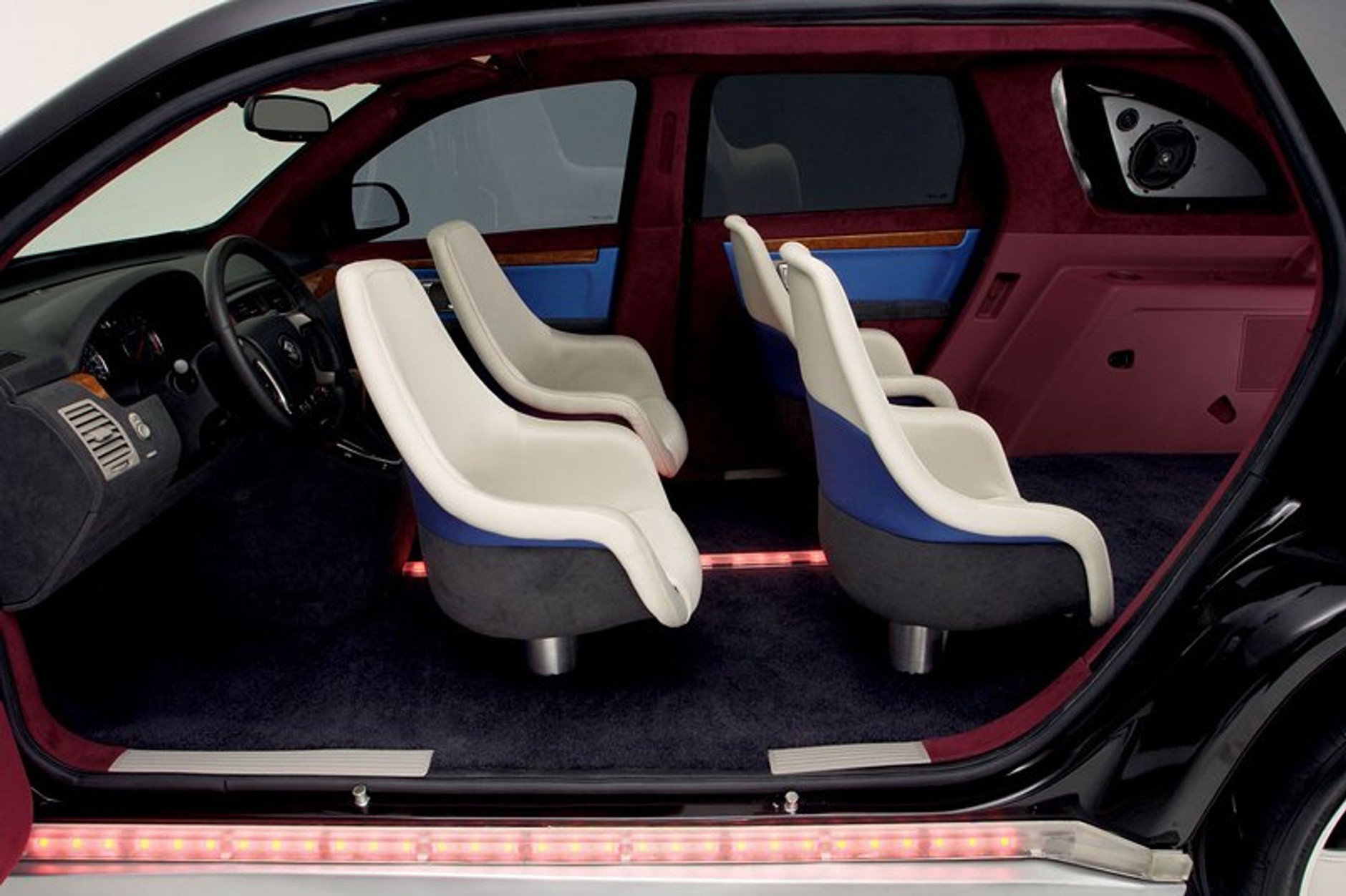 Detroit 2007: Suzuki Flix – kino objazdowe