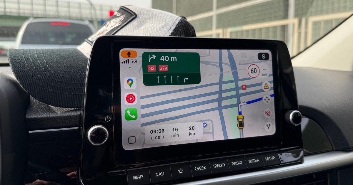 Google Maps w Apple CarPlay
