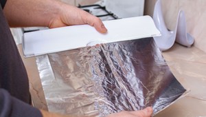 Prosty trik, który uchroni przed kradzieżą auta. Wystarczy folia aluminiowa