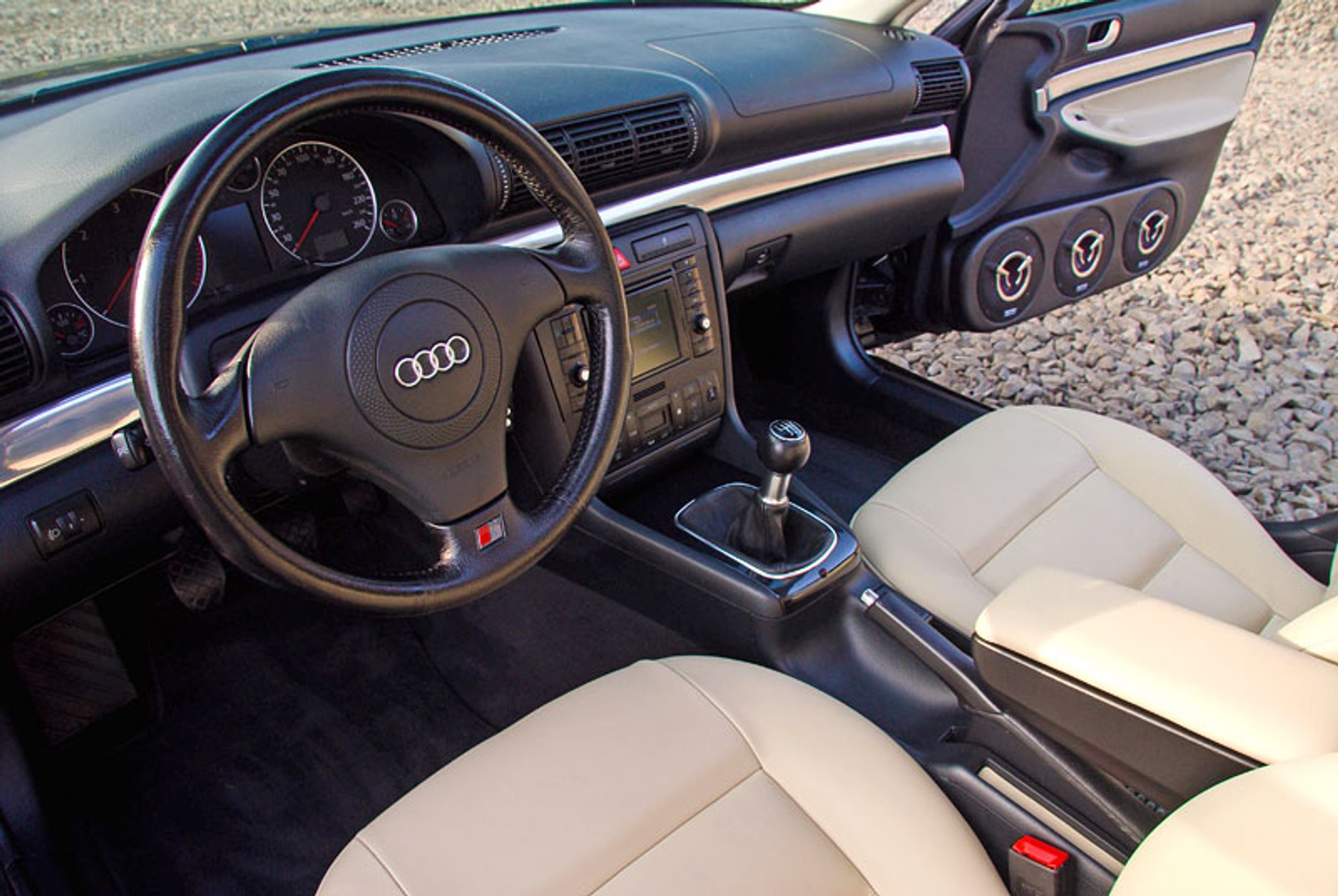 Garaż tunera: Audi A4 – dama w czerni