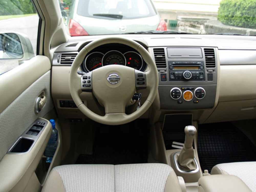 Nissan Tiida - Lojalnie zachowawczy