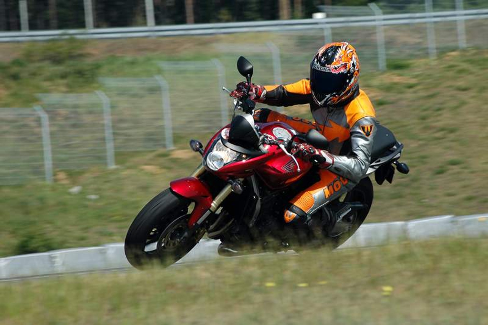 Supermoto Honda Days: nowy CBR600RR na torze