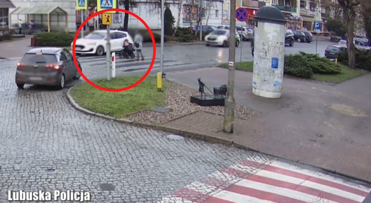 Kobieta z wózkiem była już na przejściu. Biały samochód nawet się nie zatrzymał [WIDEO]