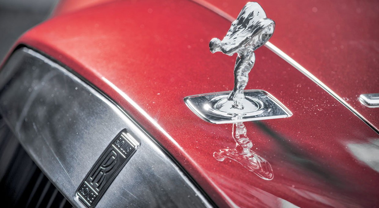 Król Suazi kupił 19 Rolls-Royce'ów swoim... żonom i matce