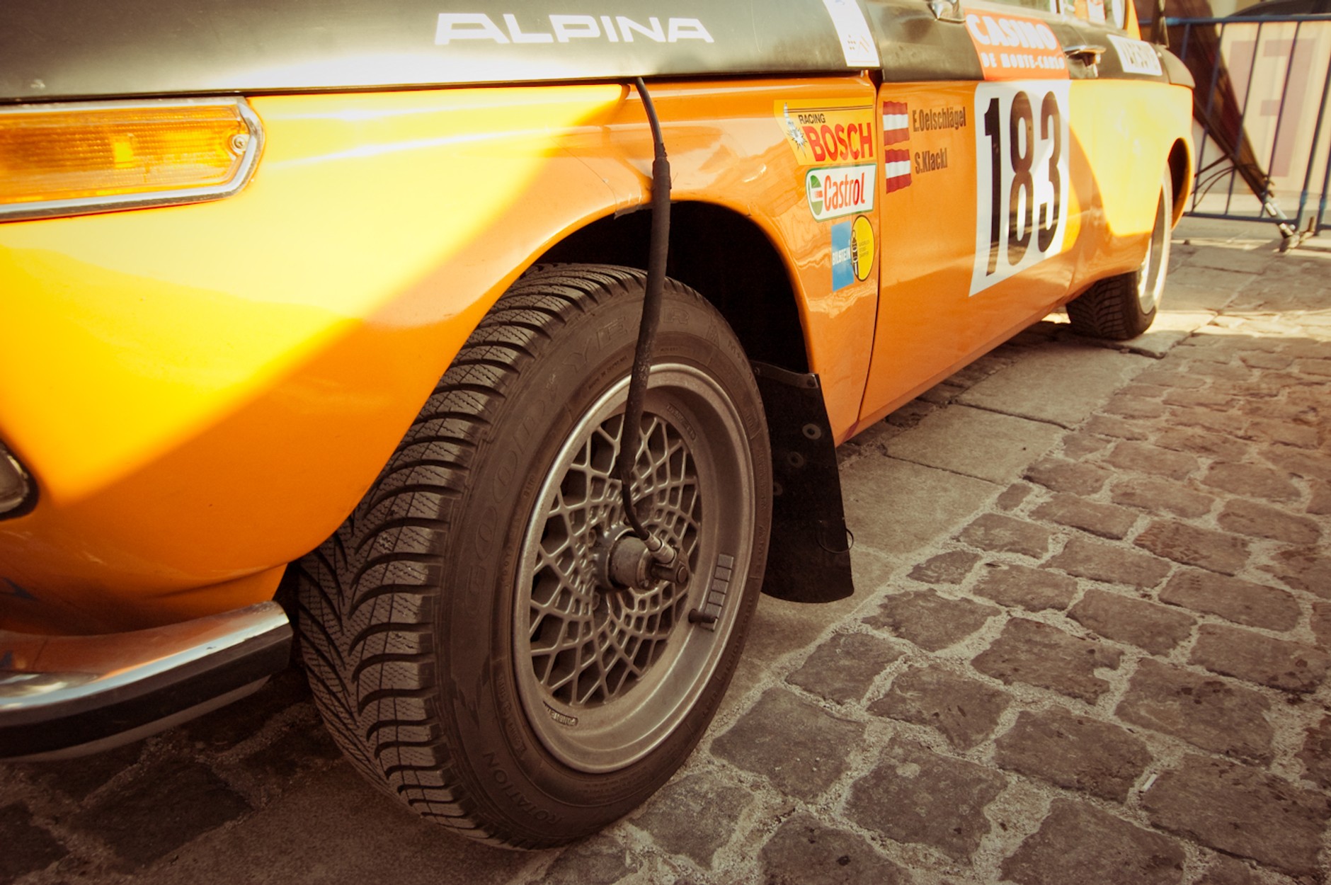 Monte Carlo 2012: Zabytkowe rajdówki na Placu Teatralnym