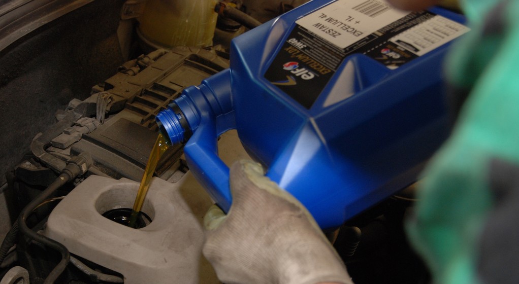 Jak dobrać olej do samochodu?