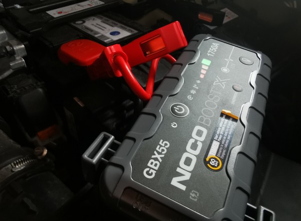 Powerbank rozruchowy: odpalisz auto, doładujesz telefon