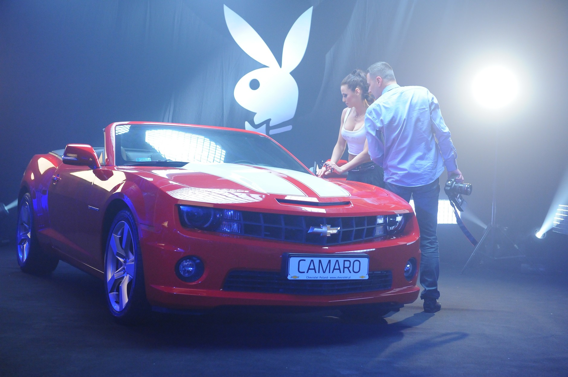 Chevrolet Camaro i piękne modelki