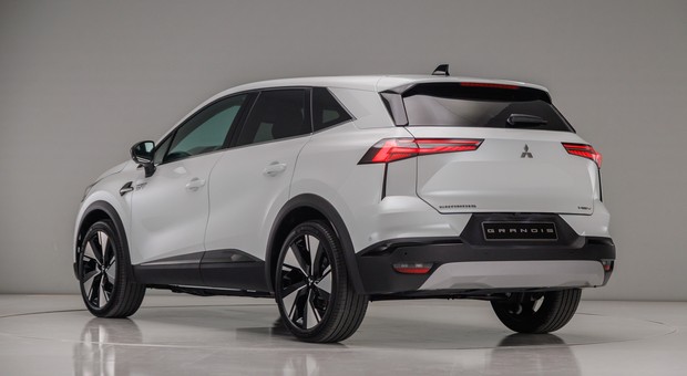 To Mitsubishi ma aż osiem lat gwarancji. Japończycy dali dobrą hybrydę