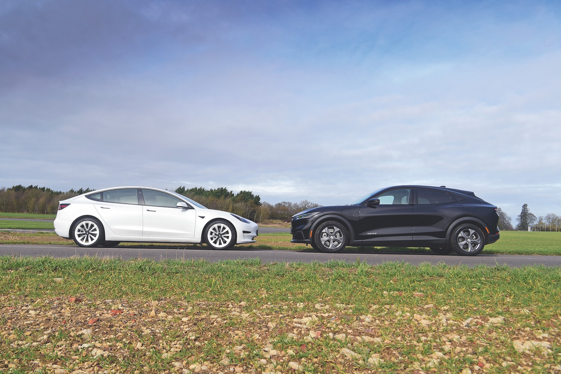 Ford Mustang Mach-E kontra Tesla Model 3