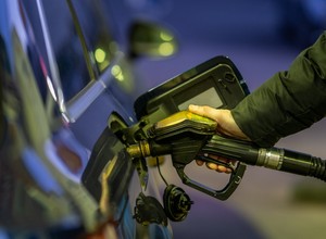 Już dziś zacznij to robić, a zaoszczędzisz nawet tysiące. Paliwo przestanie być kosztowne