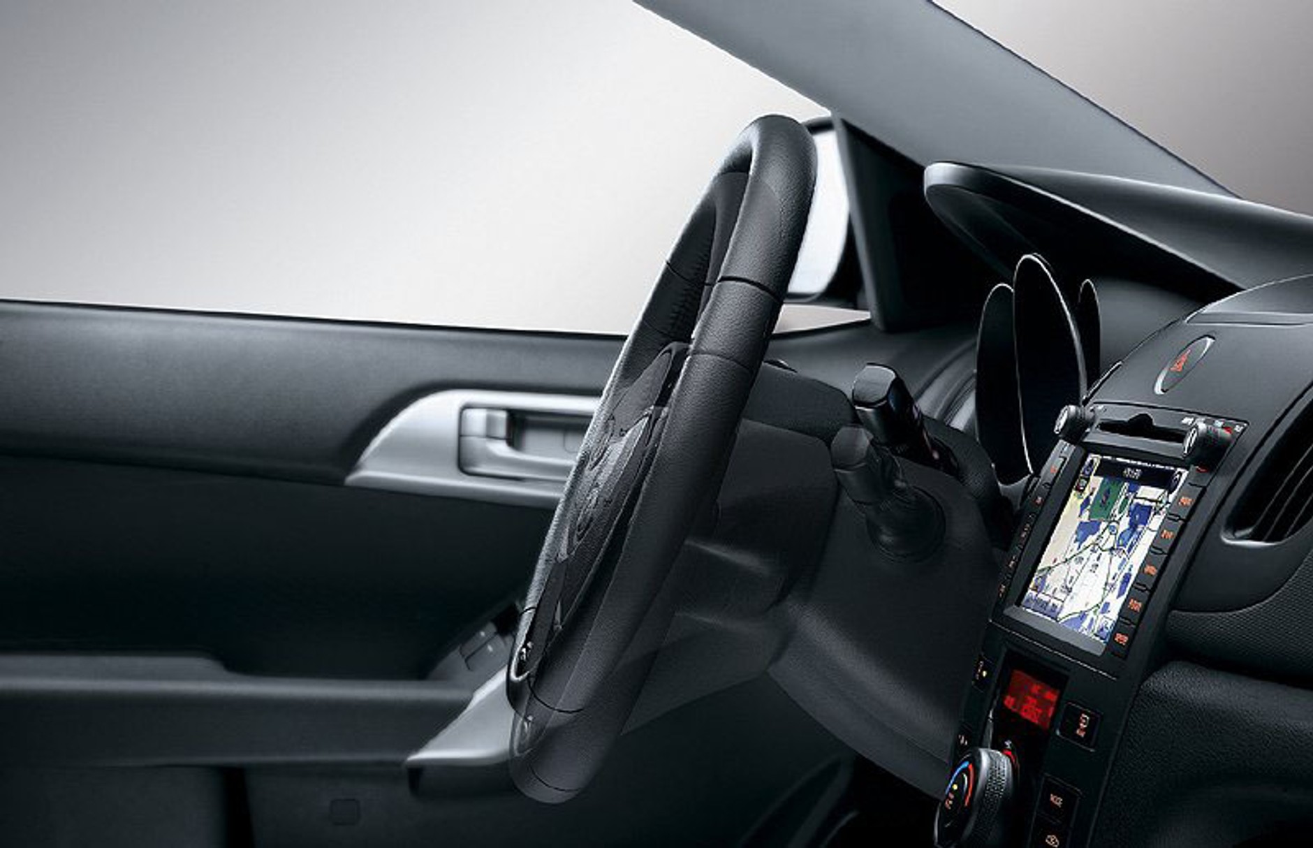 Kia Forte: nowe zdjęcia czterodrzwiowego sedana (fotogaleria)