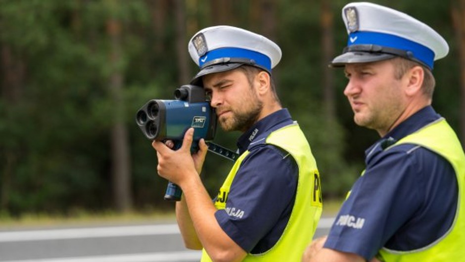 Policjanci prowadzili rutynową kontrolę drogową. Wtedy nadjechało audi