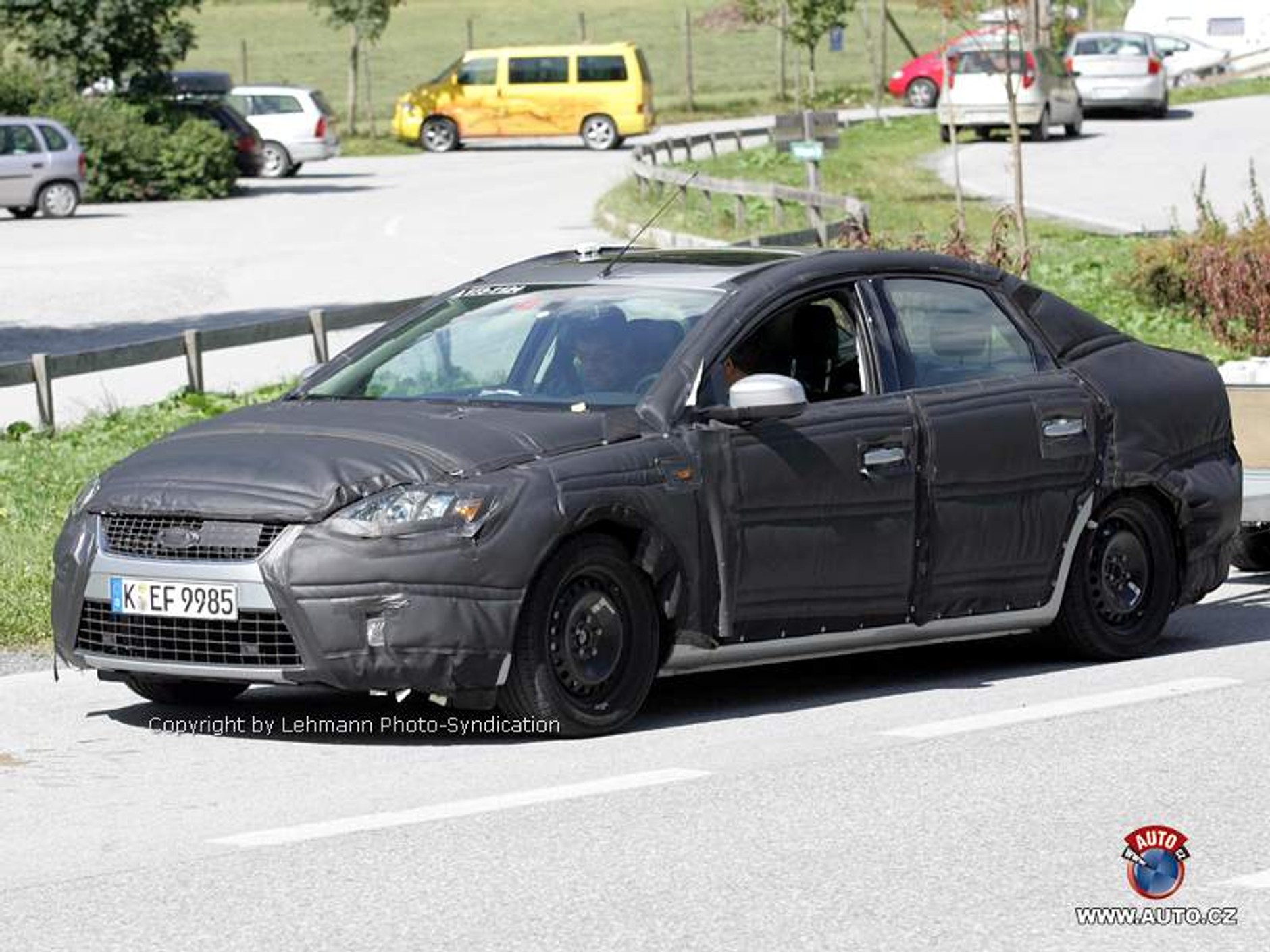 Zdjęcia szpiegowskie: nowy Ford Mondeo