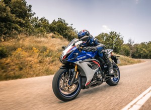 Suzuki GSX-R1000R wkrótce w Polsce. Nowe wydanie króla torów wyścigowych zadebiutuje w sezonie 2026