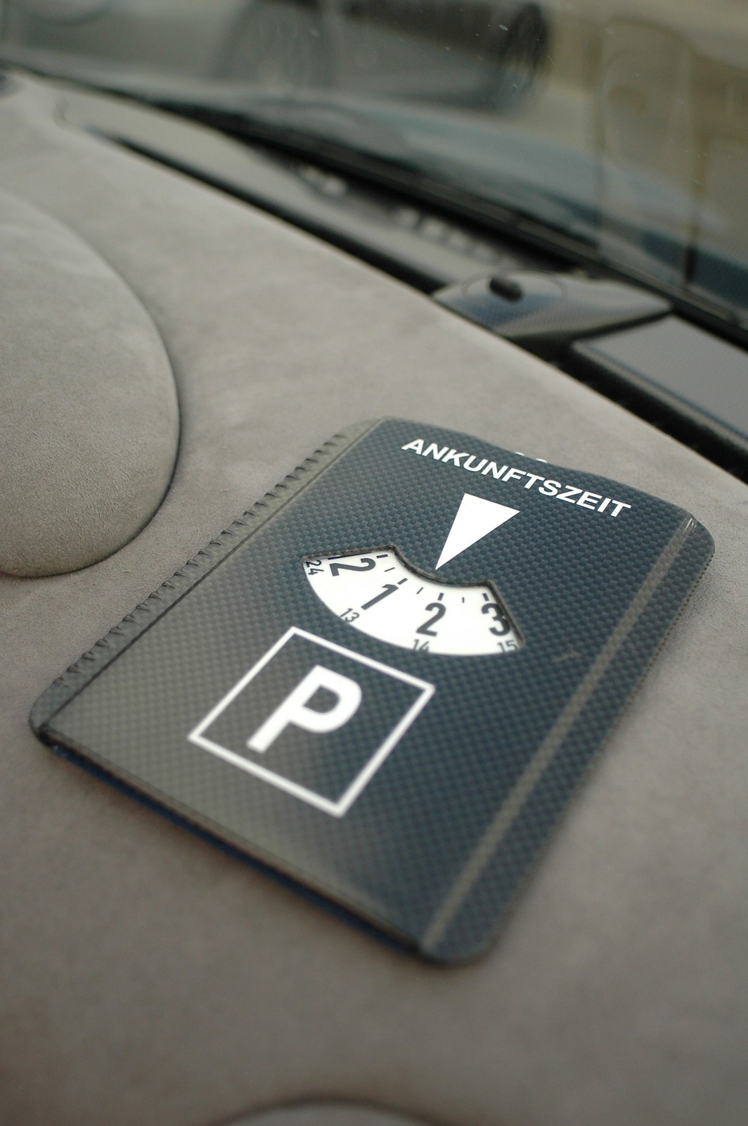 Karta pozwalająca określić czas parkowania