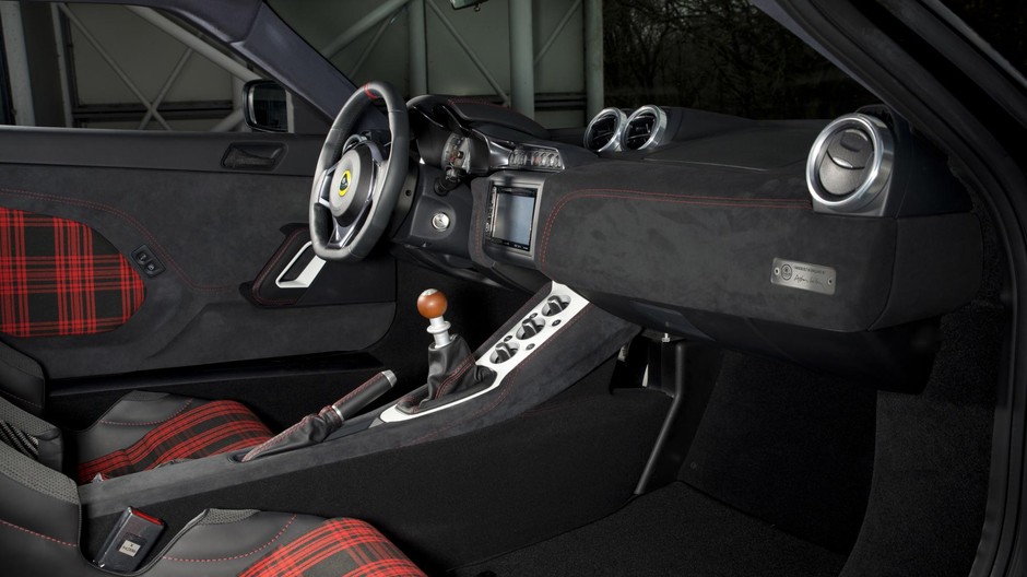 Lotus Evora Sport 410 - na cześć Jamesa Bonda