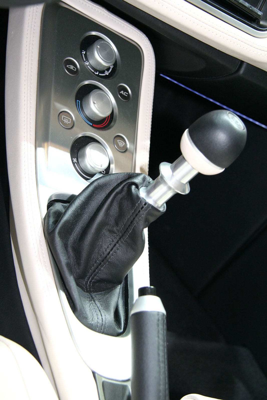 Genewa 2009: parada sportu i tuningu (fotogaleria)