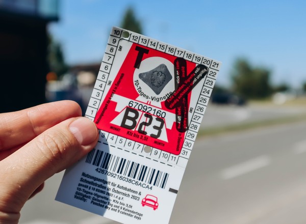 Koniec nalepek autostradowych w Austrii. Nie ma się co cieszyć, kasę i tak wezmą