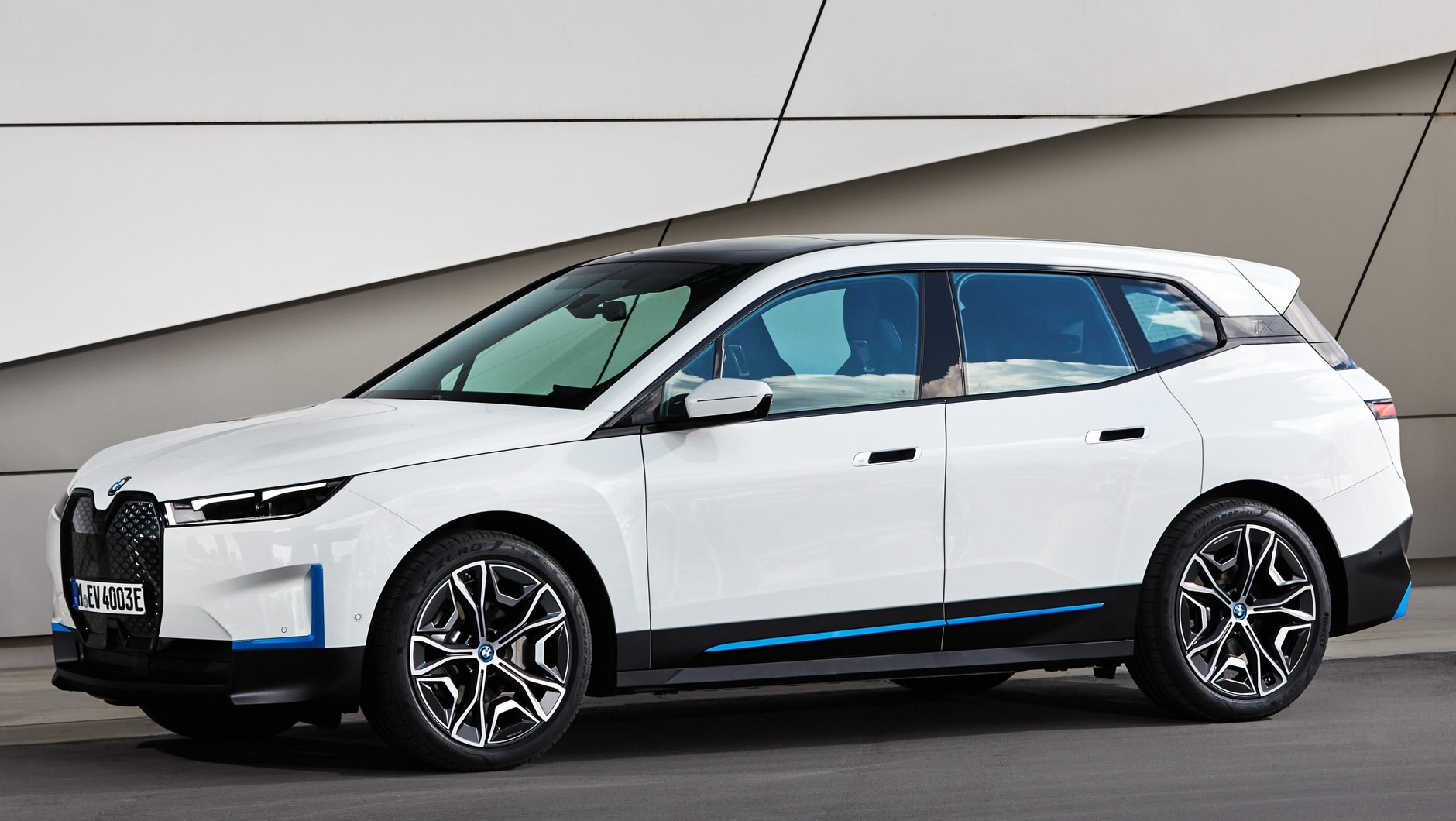 BMW iX