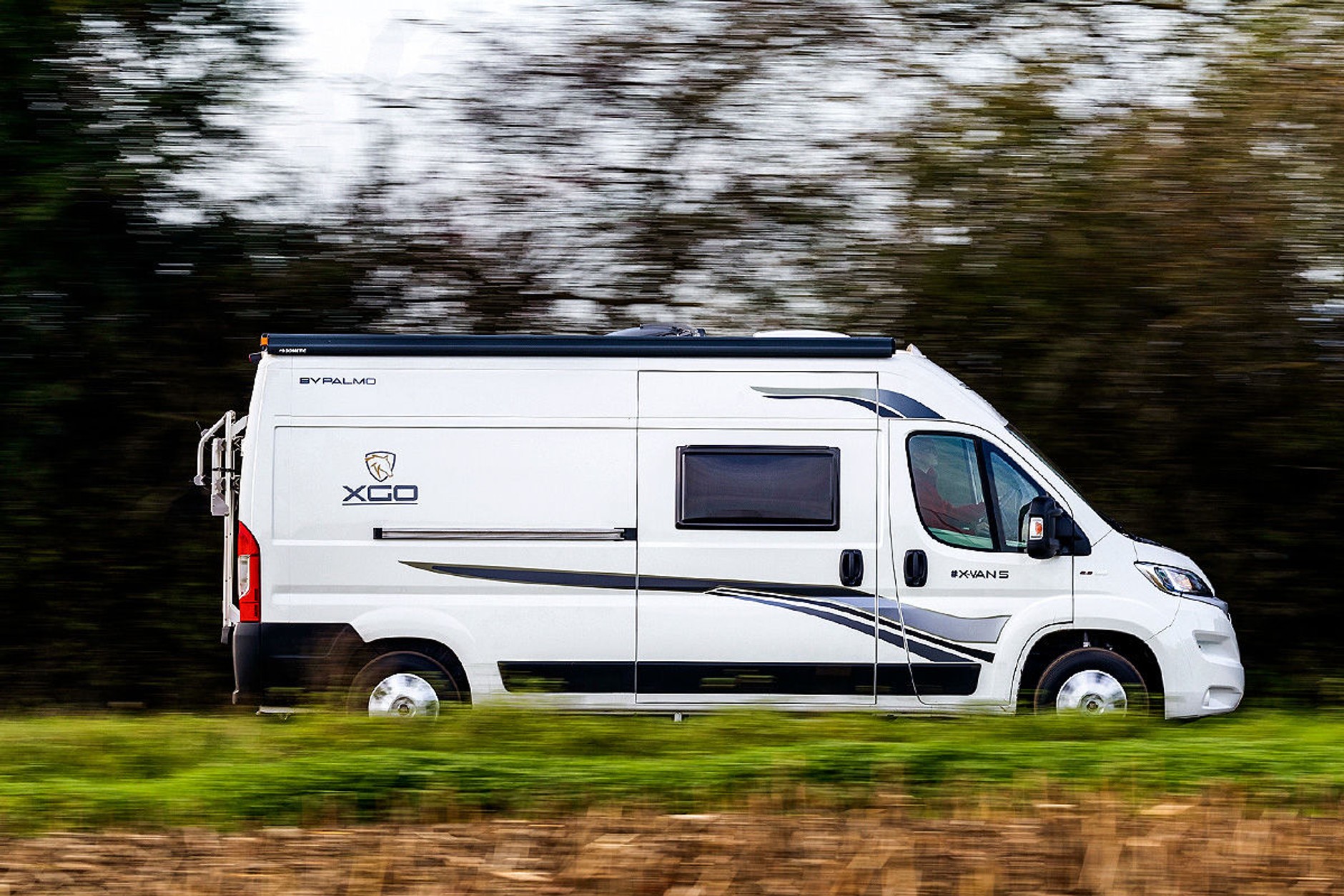 Porównanie czterech rodzajów kamperów (XGO X-Van 5)