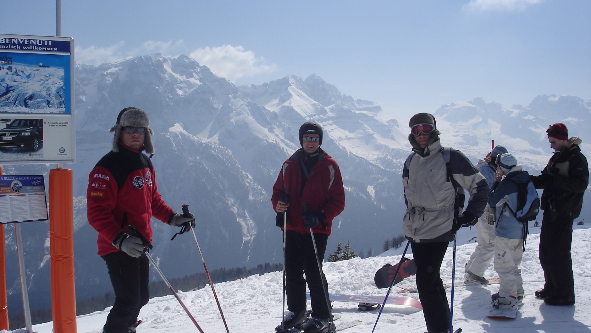 W samych Dolomitach na narciarzy czeka ponad 600 wyciągów i 1600 kilometrów tras zjazdowych