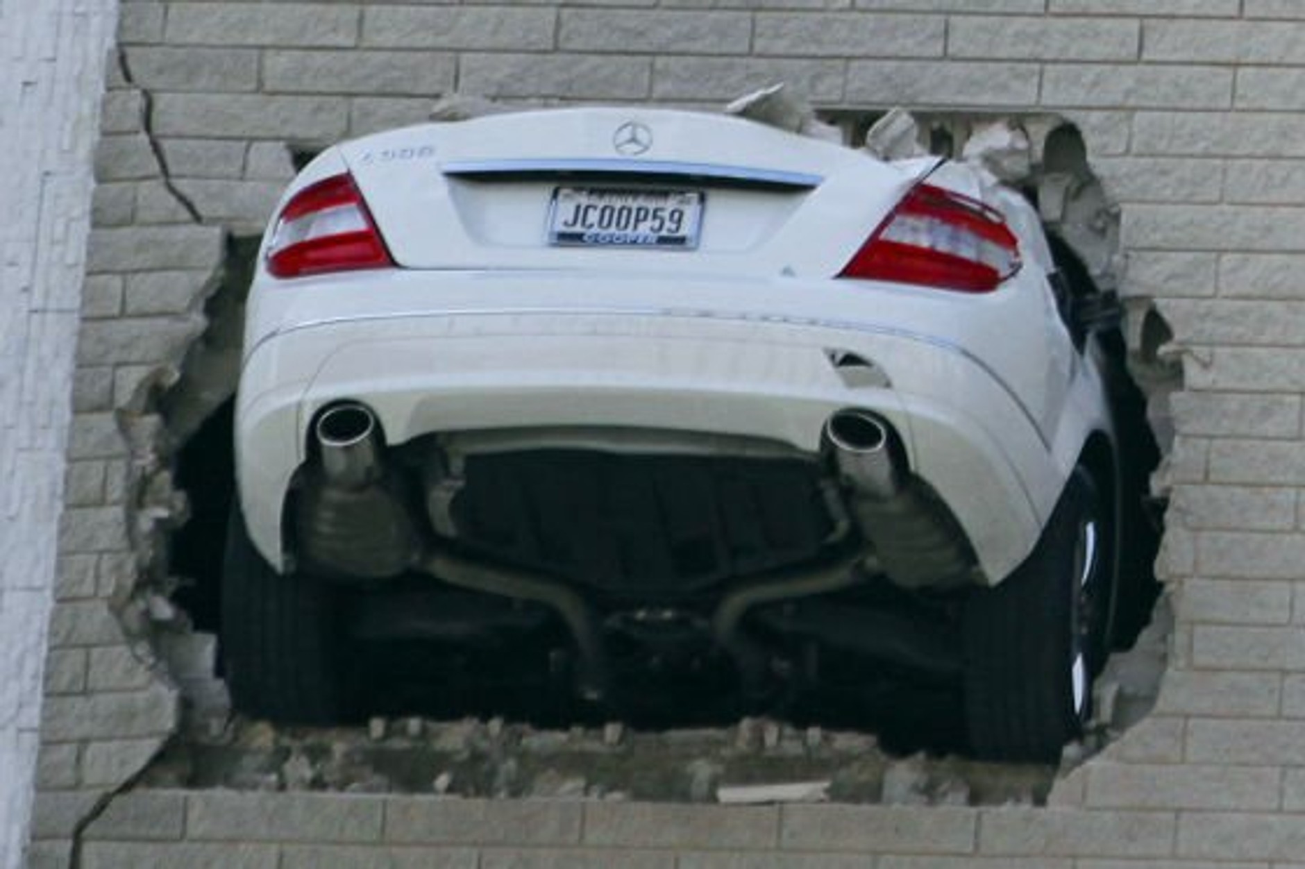 Najdziwniejsze wypadki dziwnych samochodów.