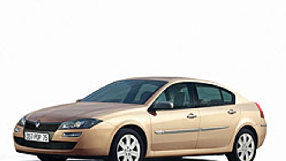 Zdjęcia szpiegowskie: nowy Renault Laguna na krótko przed premierą (+ wideo)