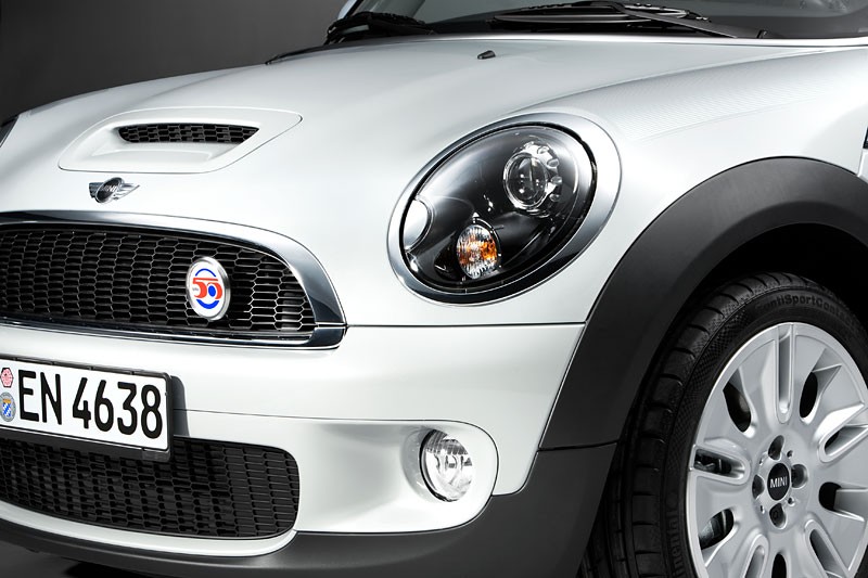 Mini 50 Mayfair i Mini 50 Camden: dwa specjalne modele na jubileusz