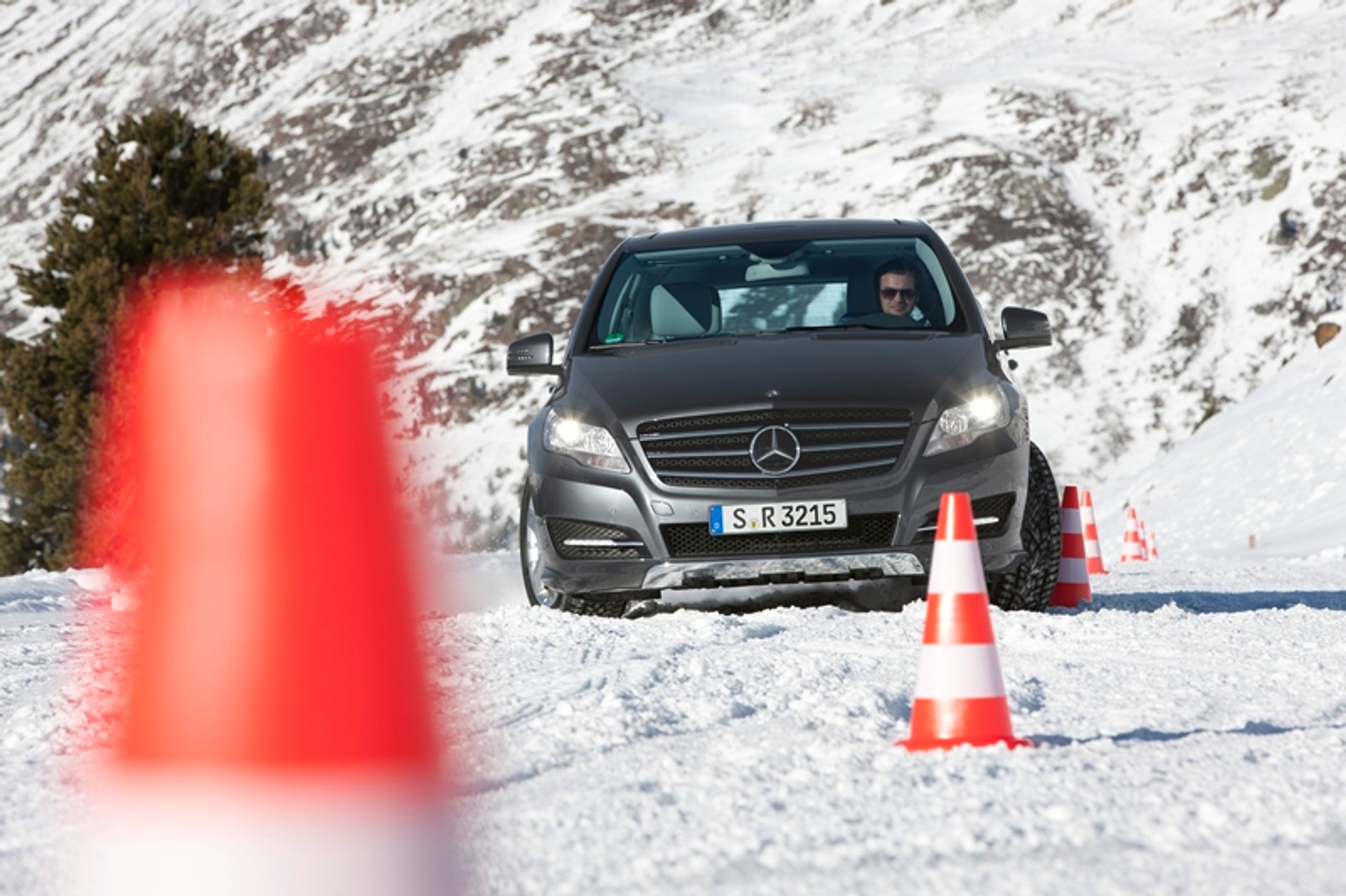 Mercedesy 4x4, duuużo zdjęć, zimą, w ładnej scenerii, ach