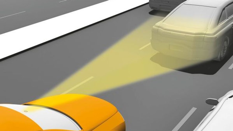 Działanie systemu wspomagania awaryjnego hamowania