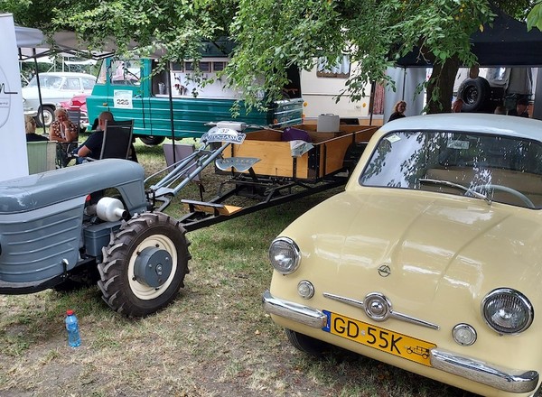 Byłem na Motoclassic Wrocław, żeby zobaczyć 500 klasyków na Zamku w Topaczu