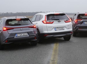 Toyota RAV4 kontra Lexus UX i Honda CR-V – trzy pomysły na hybrydowego SUV-a