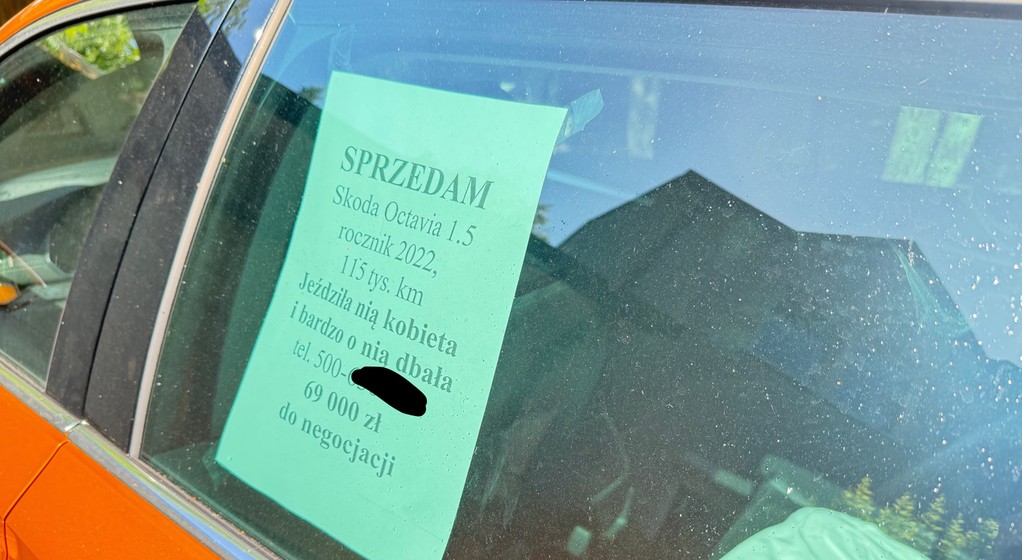 Karteczka "sprzedam samochód"