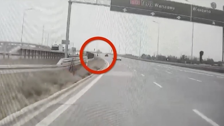 Jechała pod prąd na S17